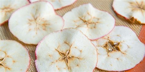 baked-apple-chips-recipe-how-to-make-apple-chips image