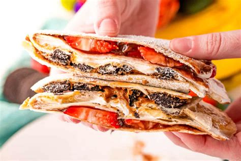 tiktok-tortilla-dessert-wrap-hack-shugary-sweets image