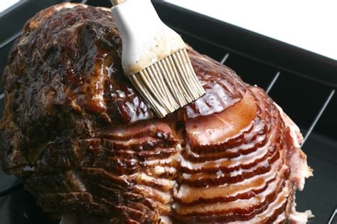 how-to-cook-a-simple-spiral-glazed-ham-without-drying image