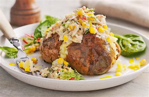 tuna-and-sweetcorn-jacket-potato-recipe-tesco-real-food image