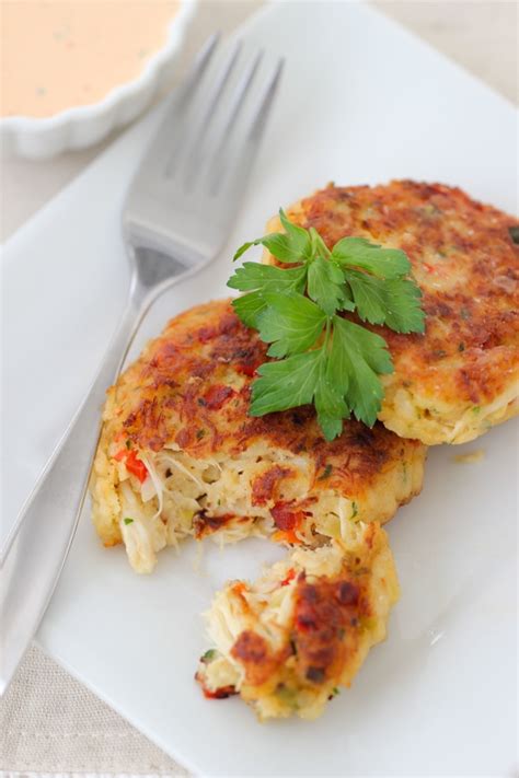 crab-cakes-with-roasted-red-pepper-sauce-olgas image