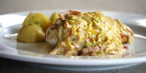 chicken-fillet-with-leek-bacon-sauce-a image