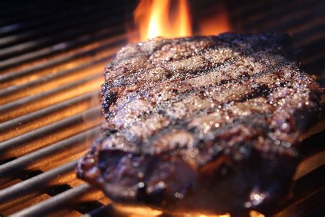 the-10-best-cuts-of-steak-to-grill-the-spruce-eats image