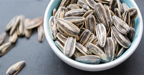 sunflower-seeds-nutrition-health-benefits-and-how-to image