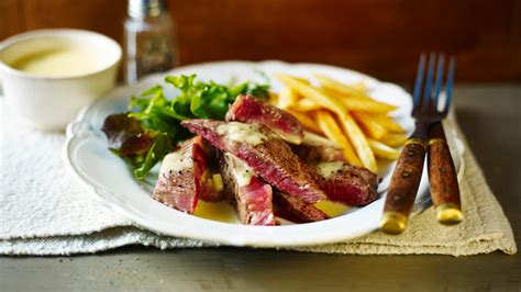 rump-steak-with-barnaise-sauce-and-chips image