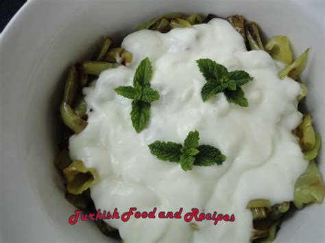 turkish-food-recipes-pepper-with-yogurt-biberli image