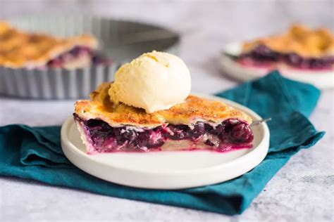 13-fabulous-fruit-pies-to-make-all-year-round-the image