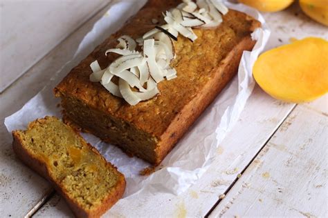 gluten-free-mango-bread-with-coconut-bake-with image