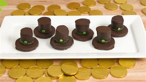 chocolate-leprechaun-hats-for-st-patricks-day image