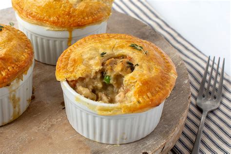 vegan-chicken-pot-pie-with-gardein-recipe-the image
