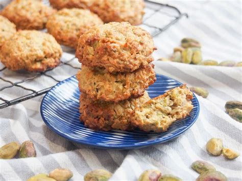 oatmeal-pistachio-cookies-carolines-cooking image