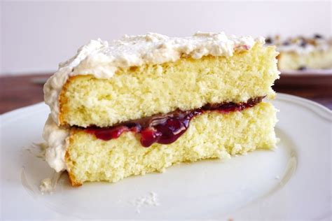 how-to-bake-genoise-cake-the-science image