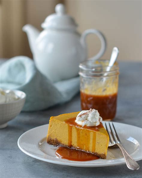 pumpkin-cheesecake-with-gingersnap-crust-and-caramel image