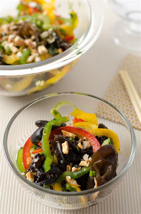 black-fungus-salad-凉拌木耳-omnivores-cookbook image