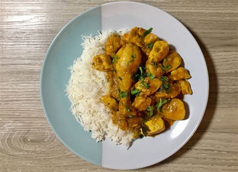 chicken-potato-curry-cari-poule-recipe-mauritian image