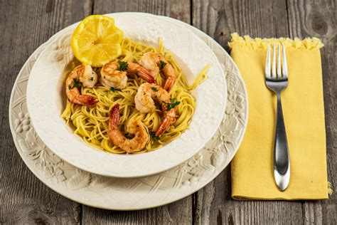spicy-garlic-shrimp-spinach-and-pasta image