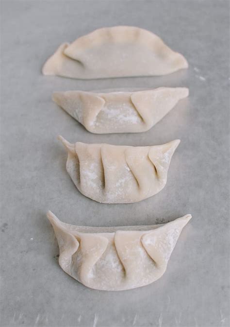 how-to-fold-a-chinese-dumpling-4-techniques-the image