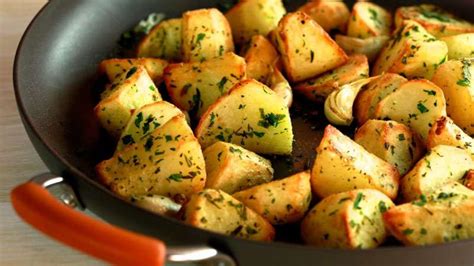 curtis-stones-crispy-roasted-potatoes-rachael-ray-show image