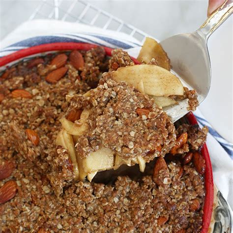 apple-crisp-with-oatmeal-topping-recipe-quaker-oats image