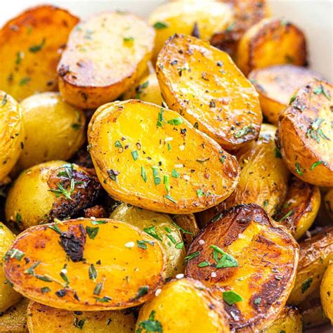 skillet-potatoes-with-garlic-and-herbs-jessica-gavin image