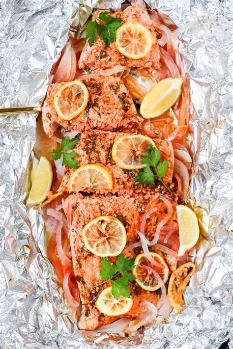 smoked-paprika-herb-salmon-grilled-in-foil-goodie image