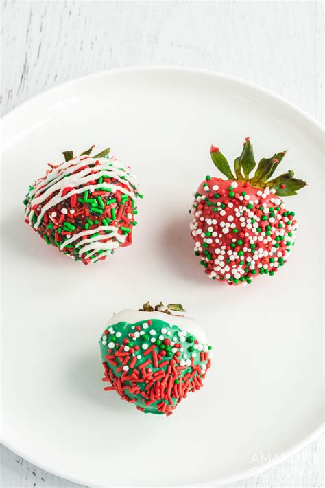 christmas-chocolate-covered-strawberries-amandas image