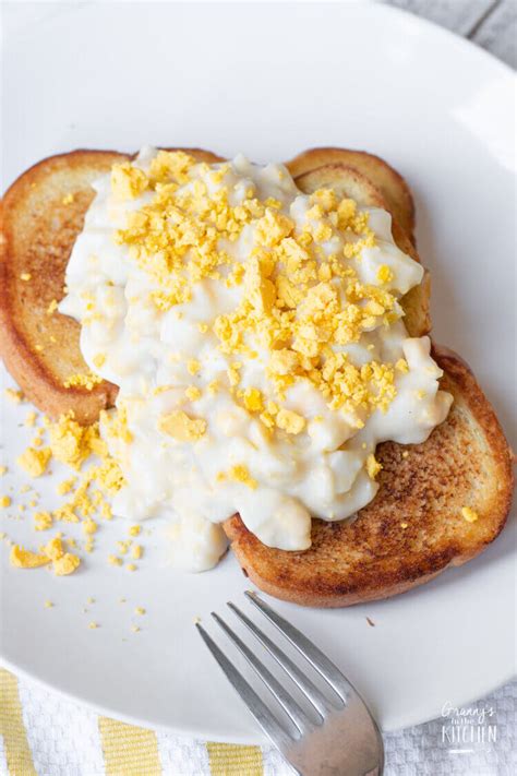 eggs-a-la-goldenrod-with-toast image