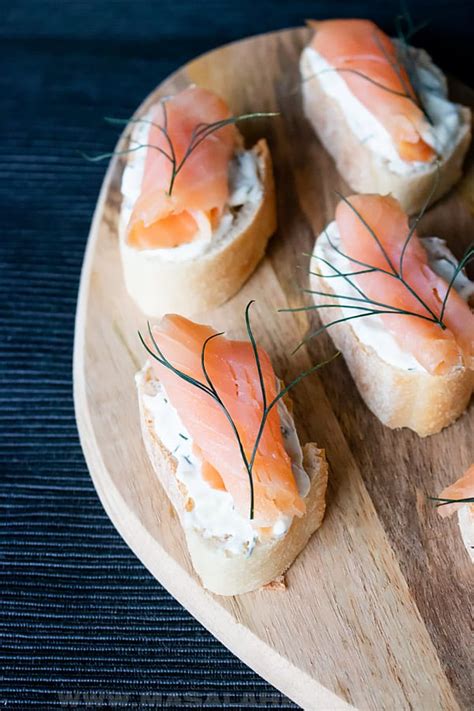 smoked-salmon-appetizer-bites-with-dill-sour-cream image
