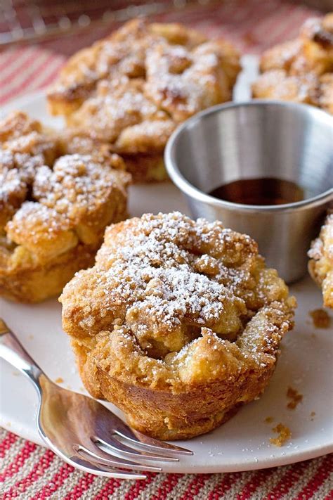 french-toast-muffins-with-delicious-crumble-topping image