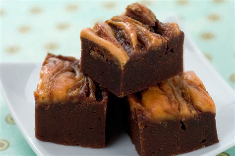 dreamy-chocolate-peanut-butter-fudge-hungry-girl image