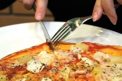 do-you-eat-pizza-with-fingers-or-a-fork-style-for-success image