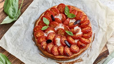 summer-cherry-tomato-tart image
