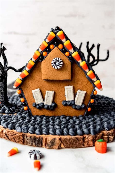 haunted-halloween-gingerbread-house-house-of image