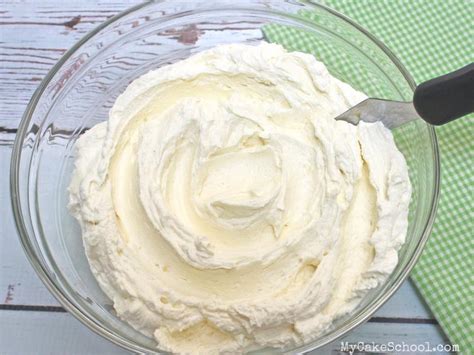 white-chocolate-buttercream-frosting-my-cake-school image