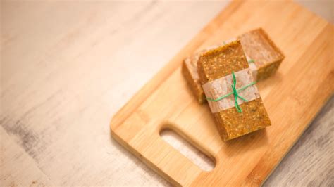 nut-free-no-bake-fig-quinoa-bars-my-food-religion image