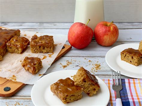 irresistible-apple-blondies-recipe-with-maple-glaze image
