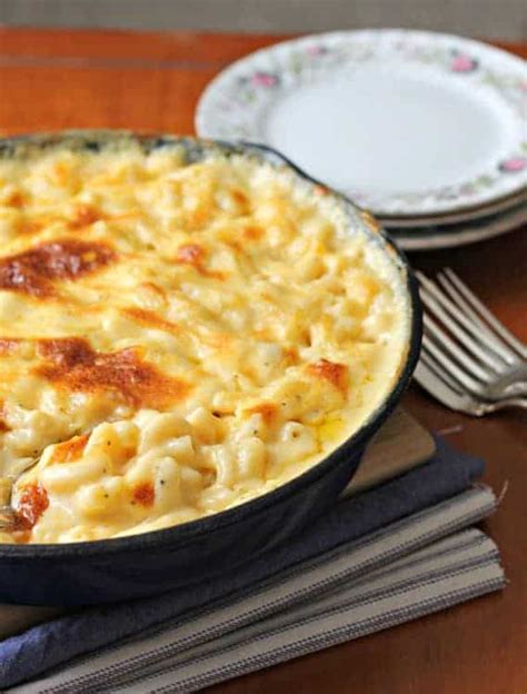 baked-macaroni-and-cheese-feast-and-farm image