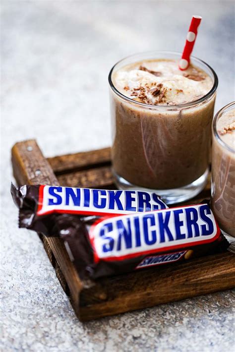 snickers-milkshake-recipe-yummynotes image