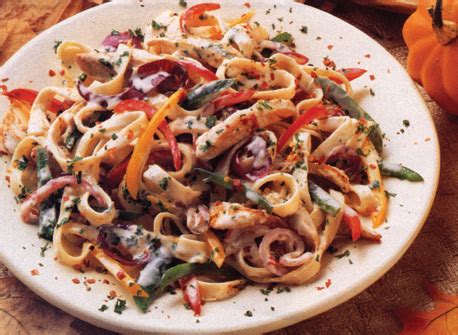 fettuccine-with-chicken-and-mixed-peppers-canadian image