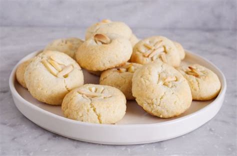 recipe-why-buy-passover-almond-macaroons-when image