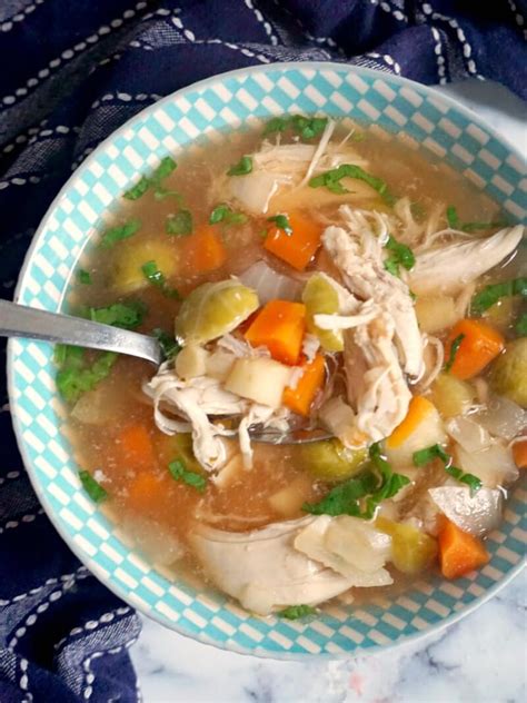 slow-cooker-chicken-soup-with-vegetables-my image
