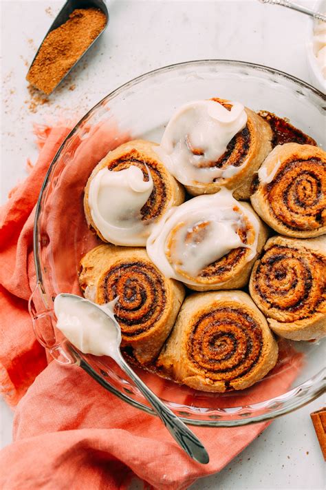 gluten-free-cinnamon-rolls-vegan-minimalist image