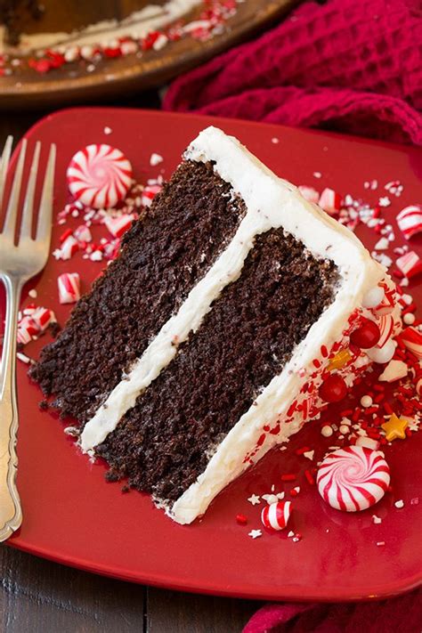peppermint-chocolate-cake-with-peppermint-buttercream image