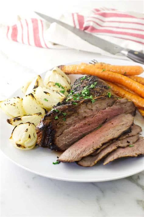 how-to-cook-a-tri-tip-roast-in-the-oven image