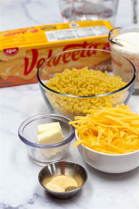 velveeta-mac-and-cheese-easy-one-pot-side-dish image