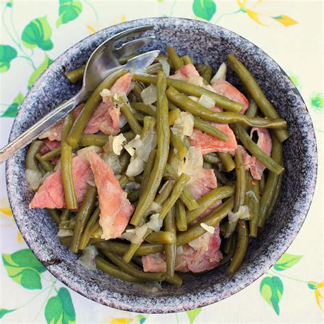 country-style-green-beans-with-ham-palatable-pastime image