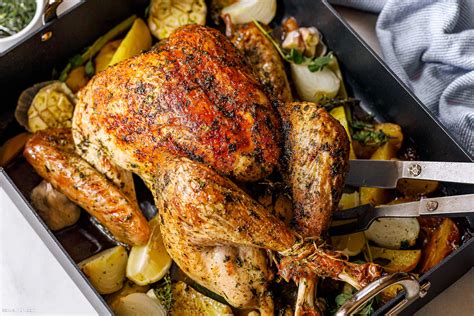 juicy-and-tender-roast-turkey-recipe-eatwell101 image
