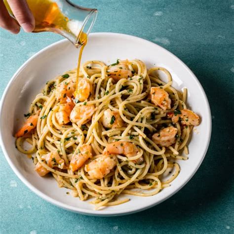 spaghetti-aglio-e-olio-with-shrimp-cooks-illustrated image