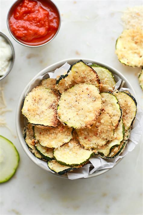 healthy-oven-baked-zucchini-chips-nutrition-in-the image
