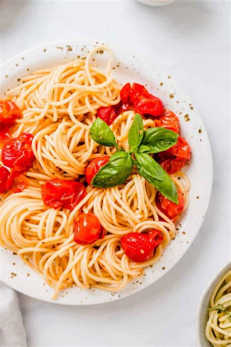 roasted-cherry-tomato-pasta-recipe-aline-made image